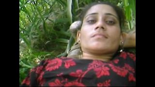 Beautiful Desi Village Girl  Outdoor Fucking With Boyfriend Video