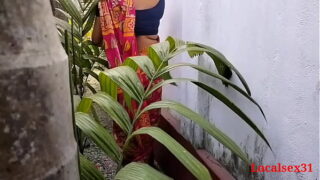 Dehati House Maid Clining Time Sex With Saree in Outdoor