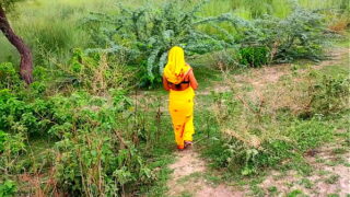 Hindi Outdoor Sex In Yellow Saree Village Sex In Jungle