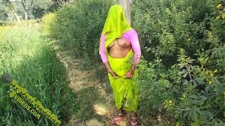 Indian Couple Injoy Outdoor Sex In Village PORN IN HINDI Video