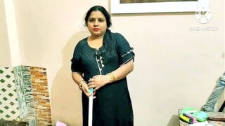 Indian Telugu maid fucked wet pussy by her owner in bedroom Video